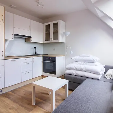 In - Floriana Hotel *